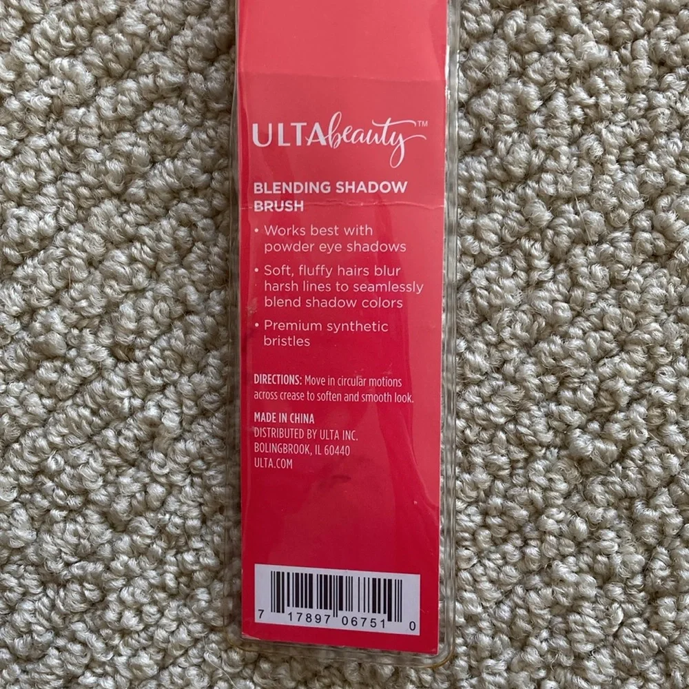 NEW Ulta Beauty Blending Shadow Brush Eyeshadow Tool Small NIB